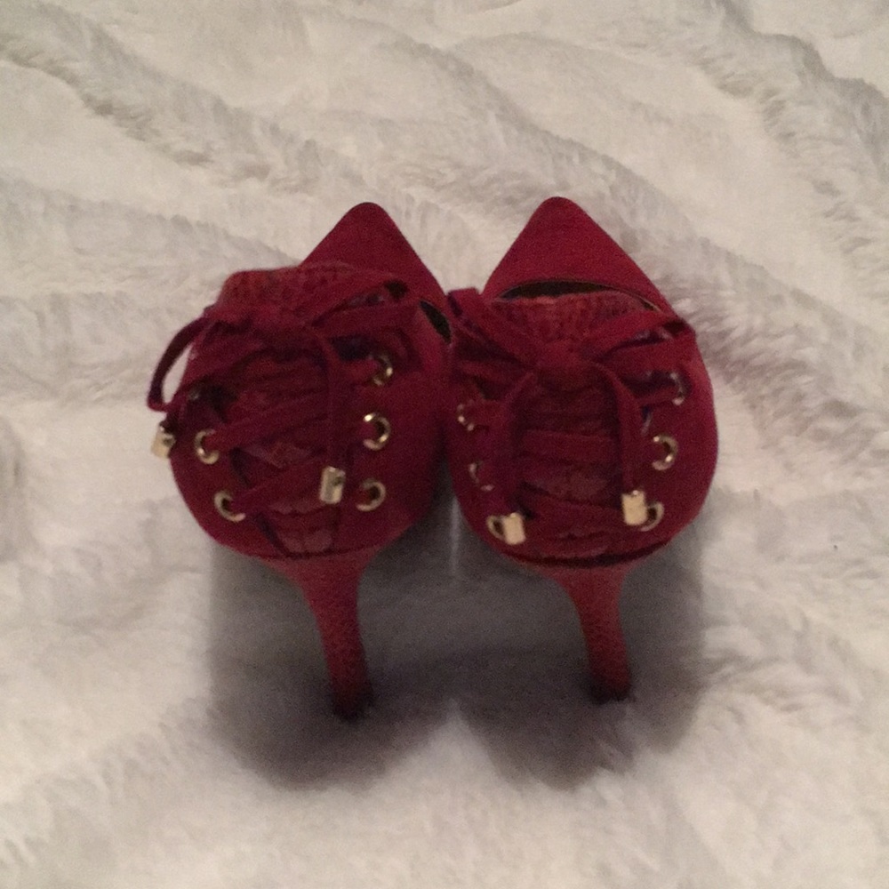 Shoes - Picture 4 of 4